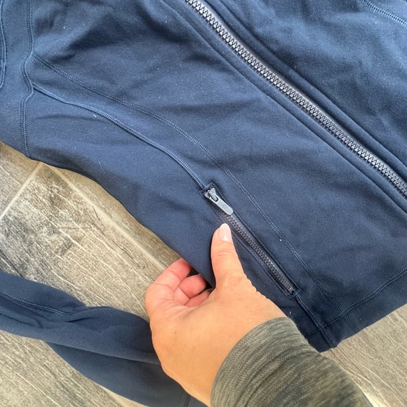 Lululemon navy blue define jacket size 4 - Picture 8 of 9